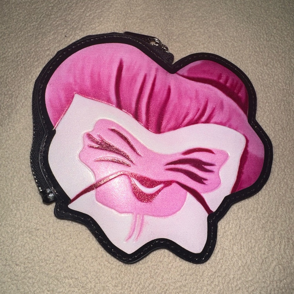 marc jacobs alice in wonderland coin purse